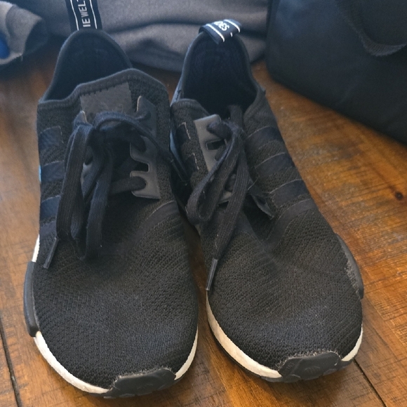 Adidas Black and White Sneakers for Everyday Comfort - Picture 3 of 12